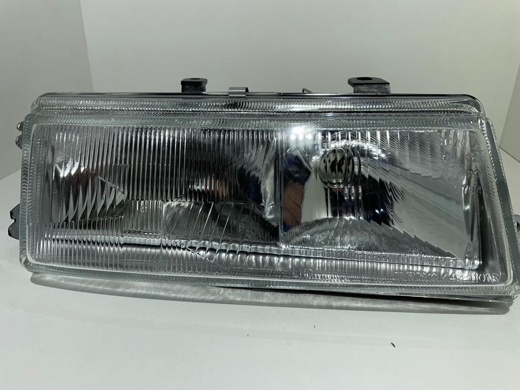 WhatsApp Image 2022-11-28 at 17.52.54 (5) Faro Seat Toledo delantero derecho 445-1101R-LD-EM