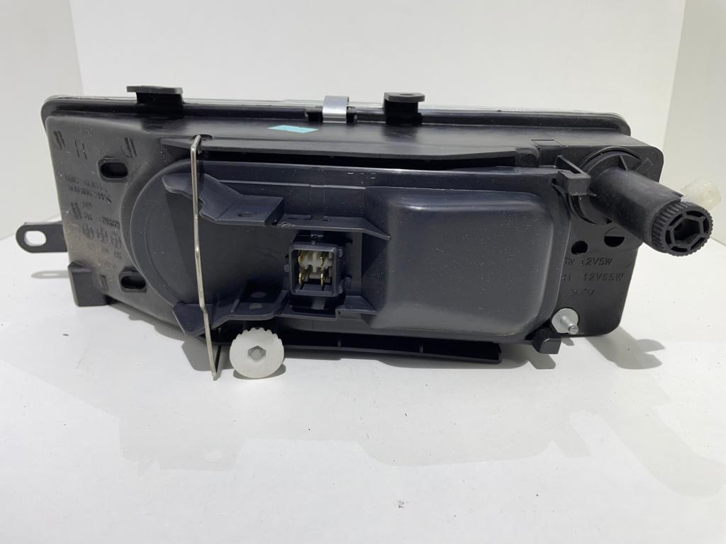 WhatsApp Image 2022-11-28 at 17.52.54 (6) Faro Seat Toledo delantero derecho 445-1101R-LD-EM