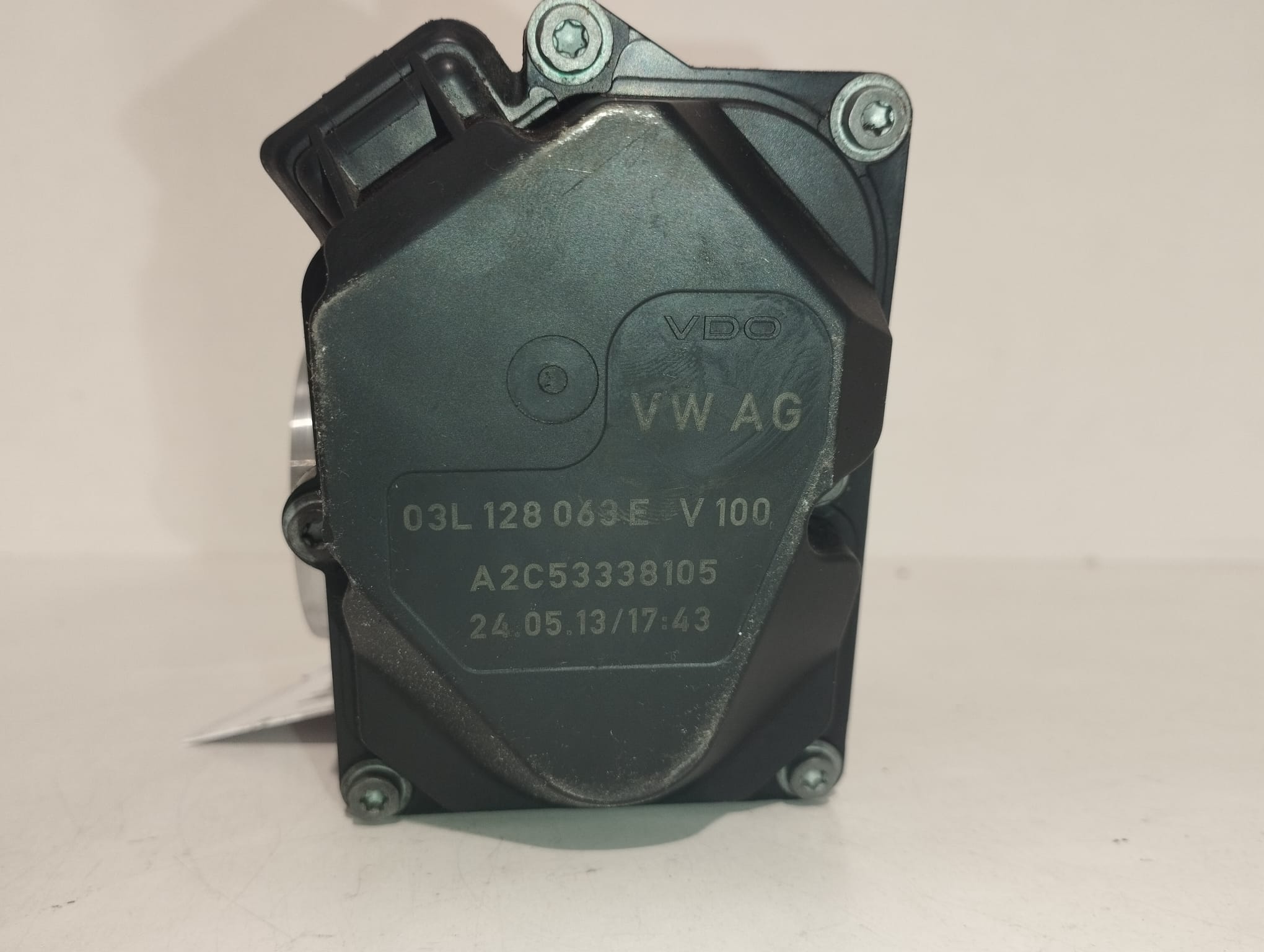 310011 (8) Cuerpo de mariposa para Audi Volkswagen Seat Skoda A2C53338105